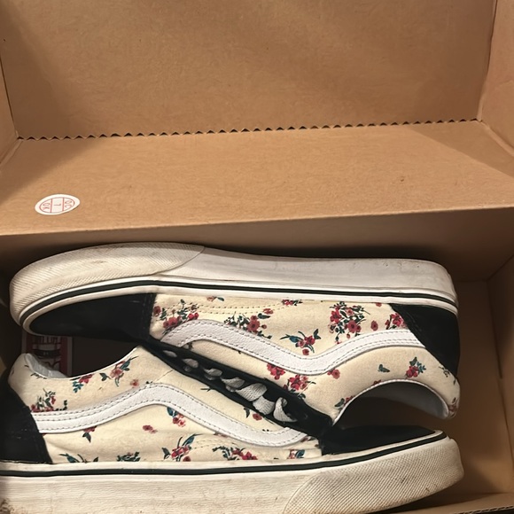 Flower design vans - Picture 2 of 3